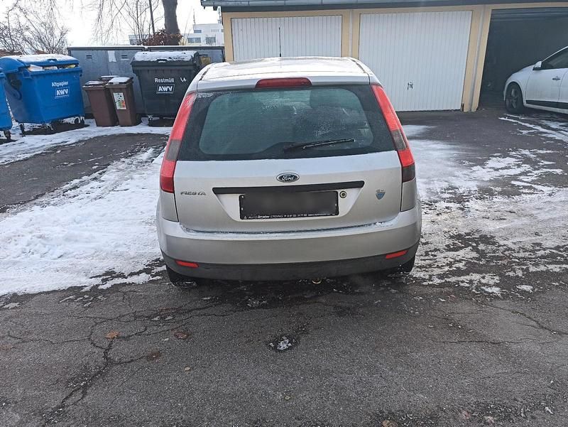 Gebraucht Ford Fiesta 69 PS (50 kW) 2003 Grau Kleinwagen