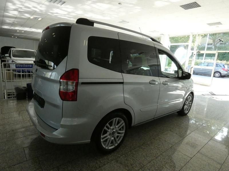 Gebraucht Ford Tourneo Titanium 101 PS (74 kW) 2019 Polarsilber (metallic) Kombi