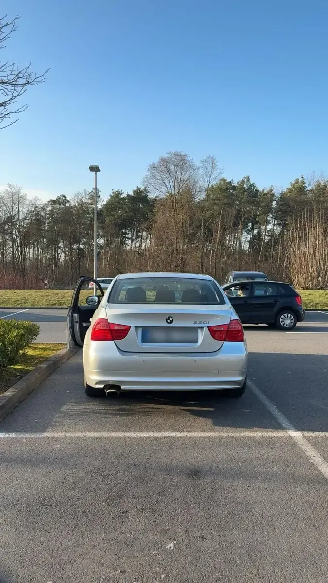 Gebraucht BMW 320 170 PS (125 kW) 2008 Silber Limousine