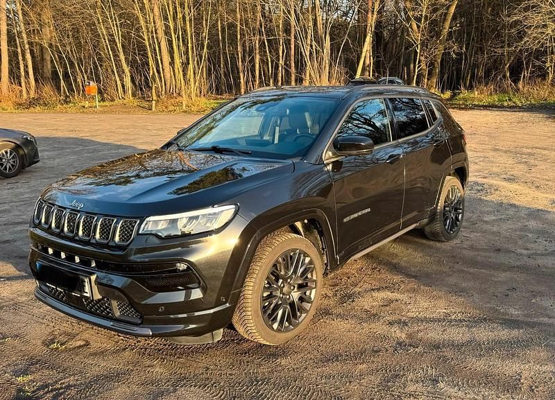 Second-hand Jeep Compass 241 CP (177 kW) 2022 Negru SUV
