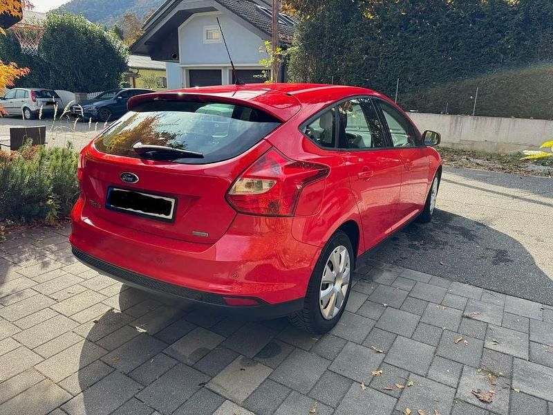 Gebraucht Ford Focus SYNC Edition 101 PS (74 kW) 2013 Rot Limousine