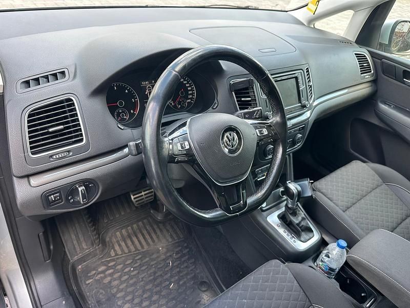 Gebraucht VW Sharan 150 PS (110 kW) 2019 Silber Van / Kleinbus