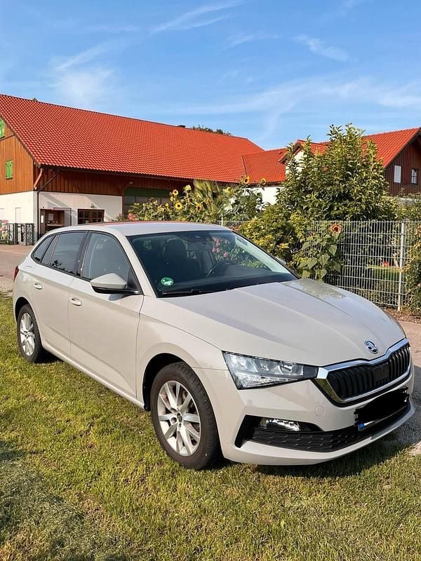 Grau Gebraucht 2019 Skoda Scala Kleinwagen | 13.100 € (Fairer Preis) - Bild 1/4