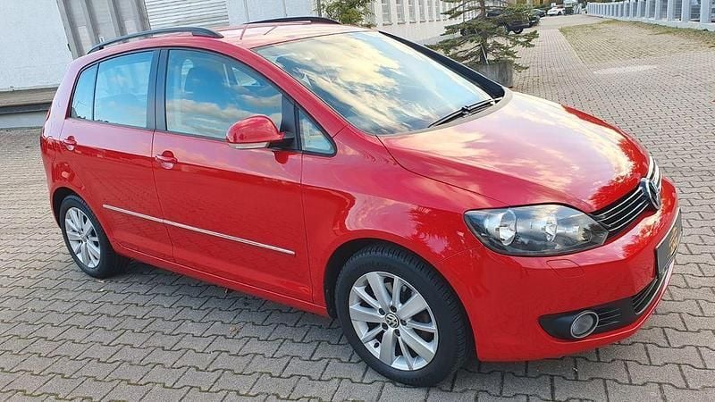 Rot Gebraucht 2012 VW Golf Plus Comfortline Van / Kleinbus | 5.850 € (Guter Preis) - Bild 1/4