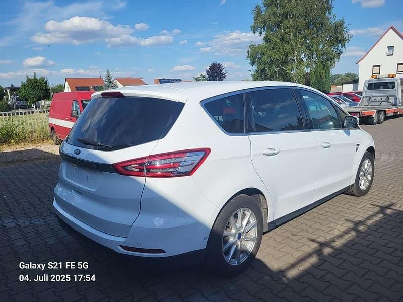 Gebraucht Ford S-MAX Titanium 150 PS (110 kW) 2015 Frozen white Van / Kleinbus