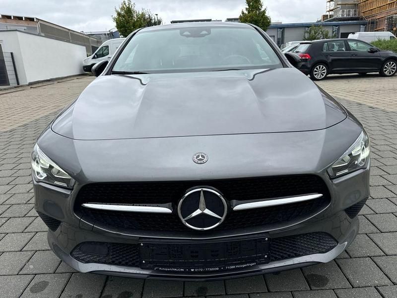 Gebraucht Mercedes CLA200 Shooting Brake 163 PS (119 kW) 2020 Grau Kombi