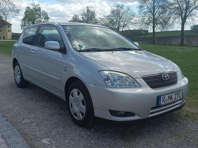 Gebraucht Toyota Corolla Sol 97 PS (71 kW) 2004 Silber Limousine