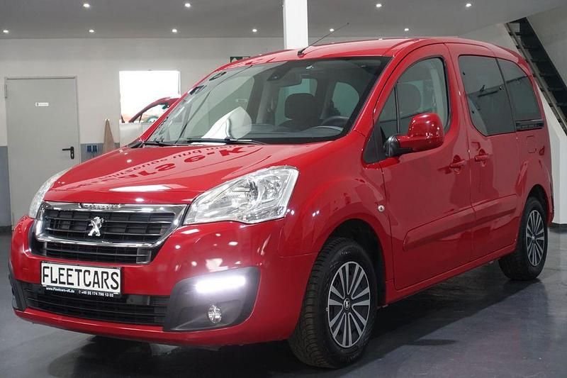 Gebraucht Peugeot Partner Tepee Active 110 PS (80 kW) 2017 Rot Van / Kleinbus