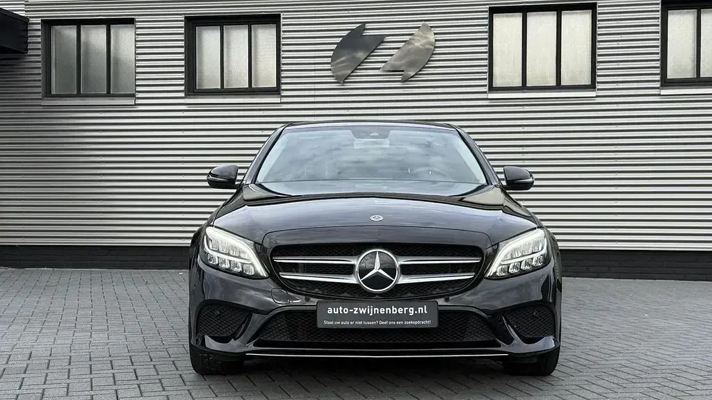 Gebraucht Mercedes C180 Business 156 PS (114 kW) 2018 Schwarz Limousine