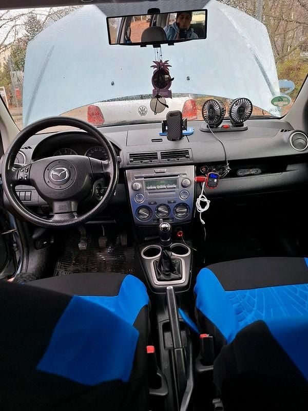 Usado Mazda 2 80 HP (58 kW) 2007 Prateado Citadino