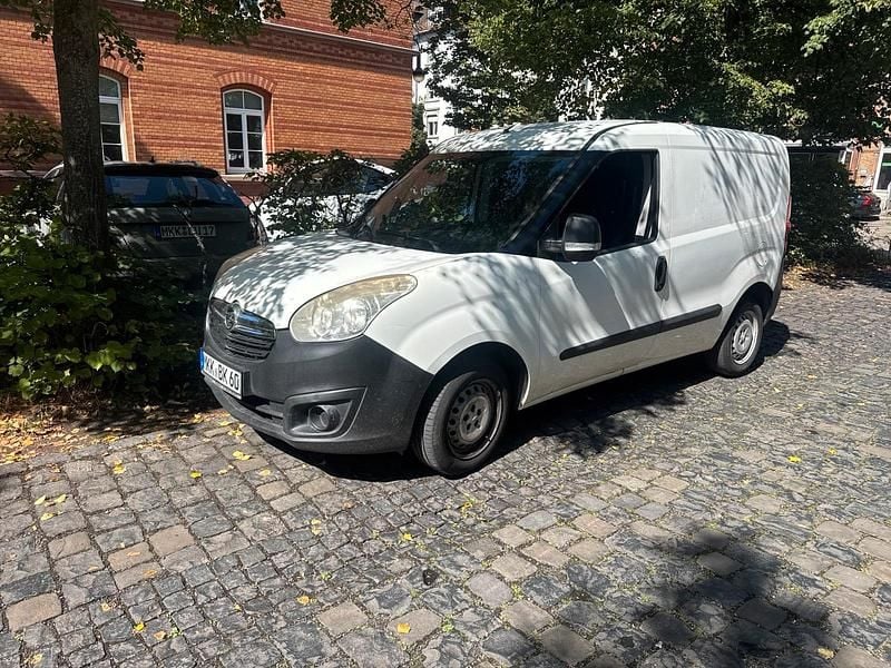 Weiß Gebraucht 2014 Opel Combo Van / Kleinbus | 2.999 € - Bild 1/4
