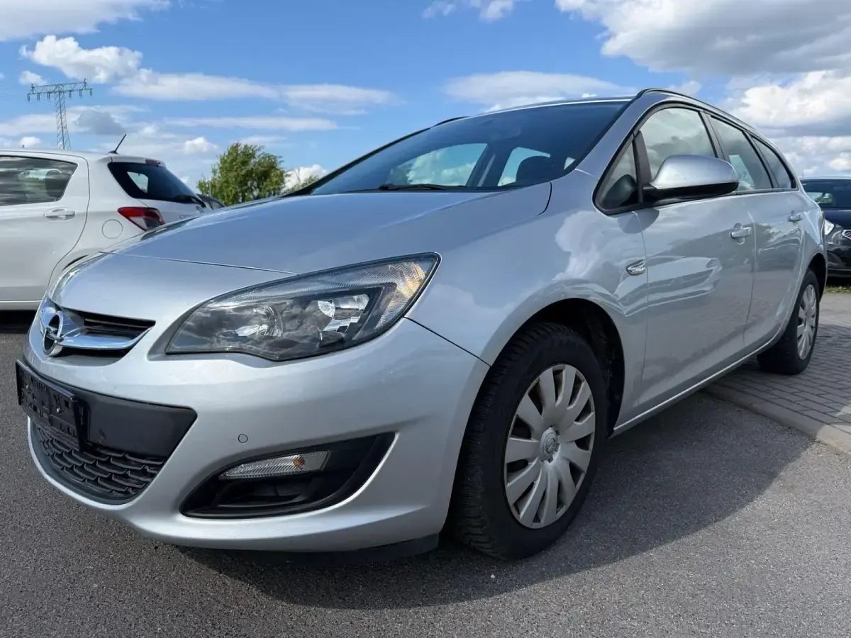 Gebraucht Opel Astra 140 PS (102 kW) 2015 Silber Kombi