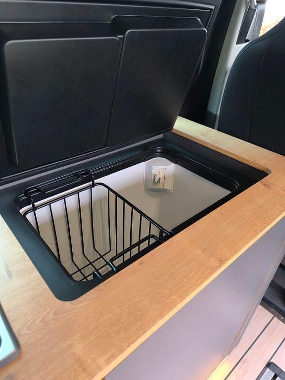 Gebraucht VW Caravelle 150 PS (110 kW) 2025 Schwarz Van / Kleinbus