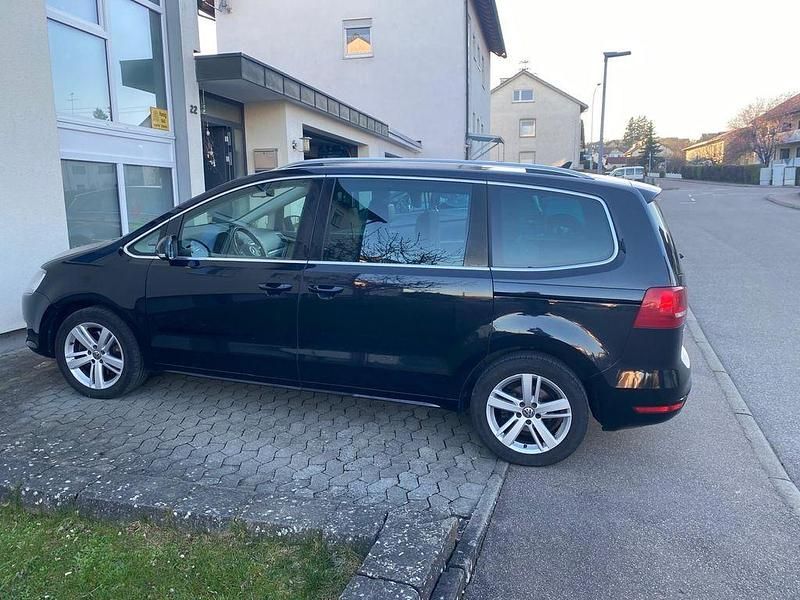 Gebraucht VW Sharan Trendline 140 PS (102 kW) 2014 Schwarz Van / Kleinbus