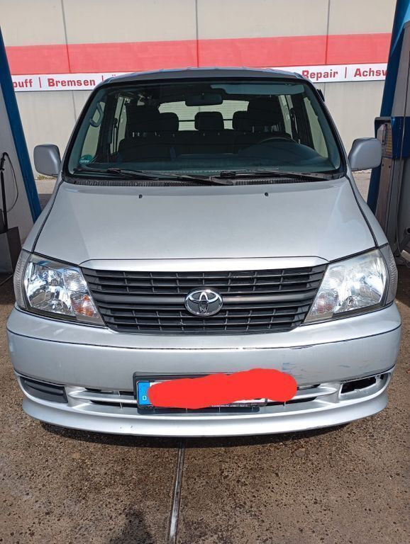 Silber Gebraucht 2007 Toyota HiAce Van / Kleinbus | 11.500 € - Bild 1/4