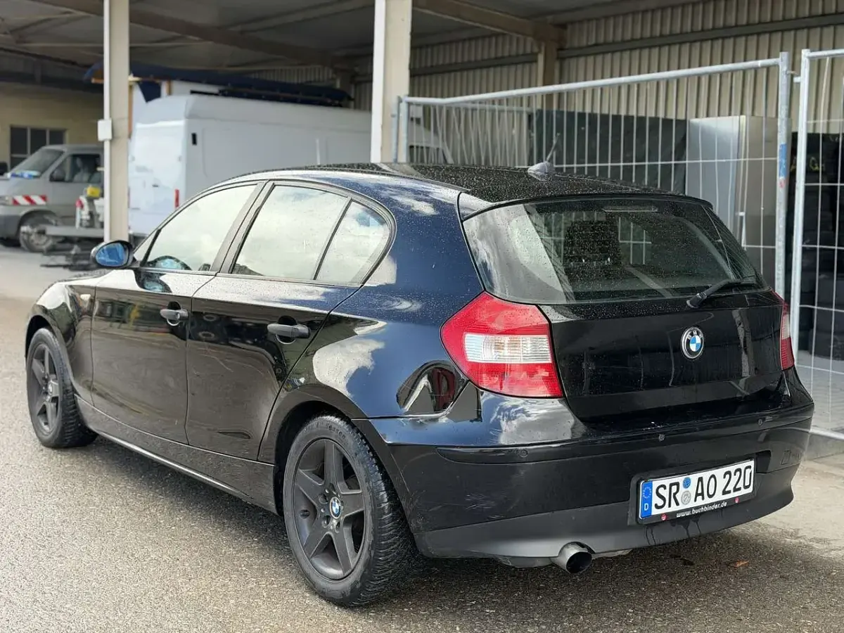 Gebraucht BMW 116 116 PS (85 kW) 2006 Schwarz Kleinwagen