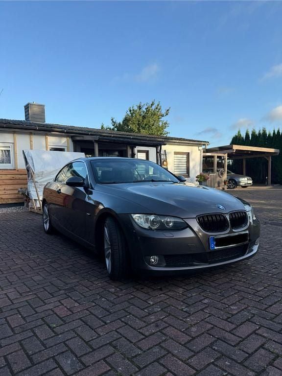 Braun Gebraucht 2009 BMW 330 Cabriolet Sport Line Cabrio | 9.000 € (Superpreis) - Bild 1/4