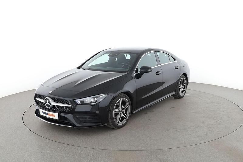 Schwarz Gebraucht 2023 Mercedes CLA180 AMG line Limousine | 31.120 € (Teuer) - Bild 1/3