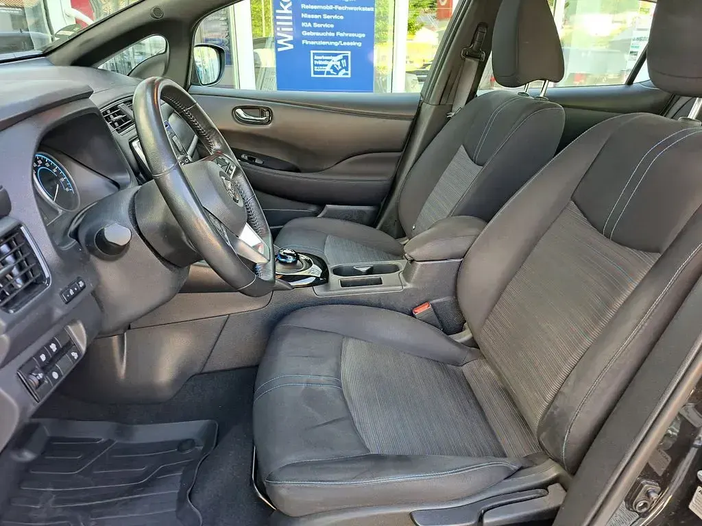Gebraucht Nissan Leaf Acenta 110 kW (150 PS) 2019 Schwarz Kleinwagen