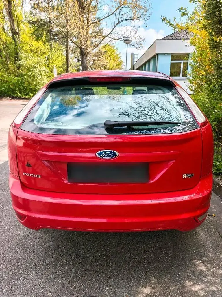 Gebraucht Ford Focus 80 PS (58 kW) 2009 Rot Limousine