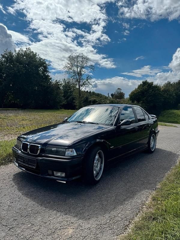 Schwarz Gebraucht 1997 BMW 323 Limousine | 6.500 € (Superpreis) - Bild 1/4