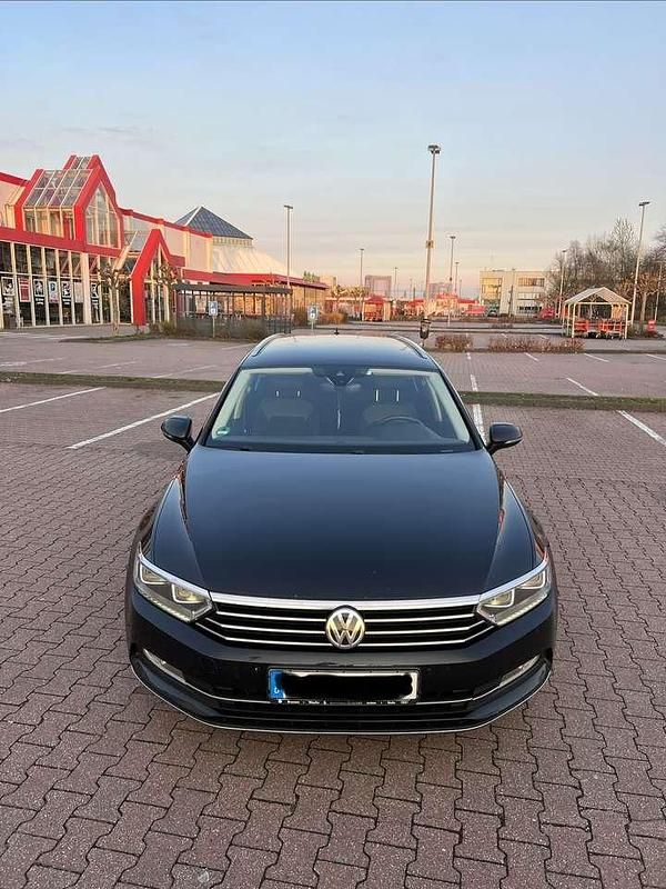 Gebraucht VW Passat Highline 150 PS (110 kW) 2017 Schwarz Kombi