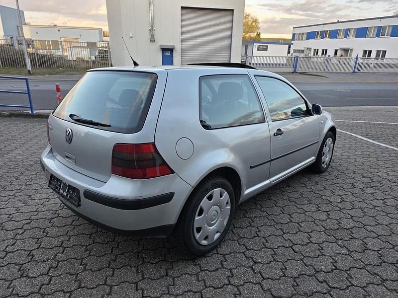 Gebraucht VW Golf IV 75 PS (55 kW) 2001 Silber Kleinwagen