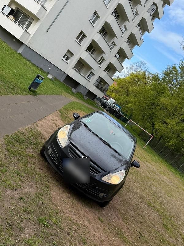 Gebraucht Opel Corsa 80 PS (58 kW) 2010 Schwarz Kleinwagen