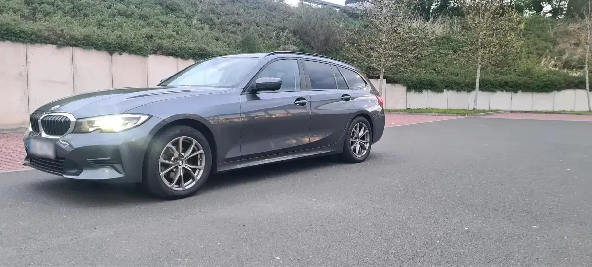 Gebraucht BMW 318 150 PS (110 kW) 2019 Grau Kombi
