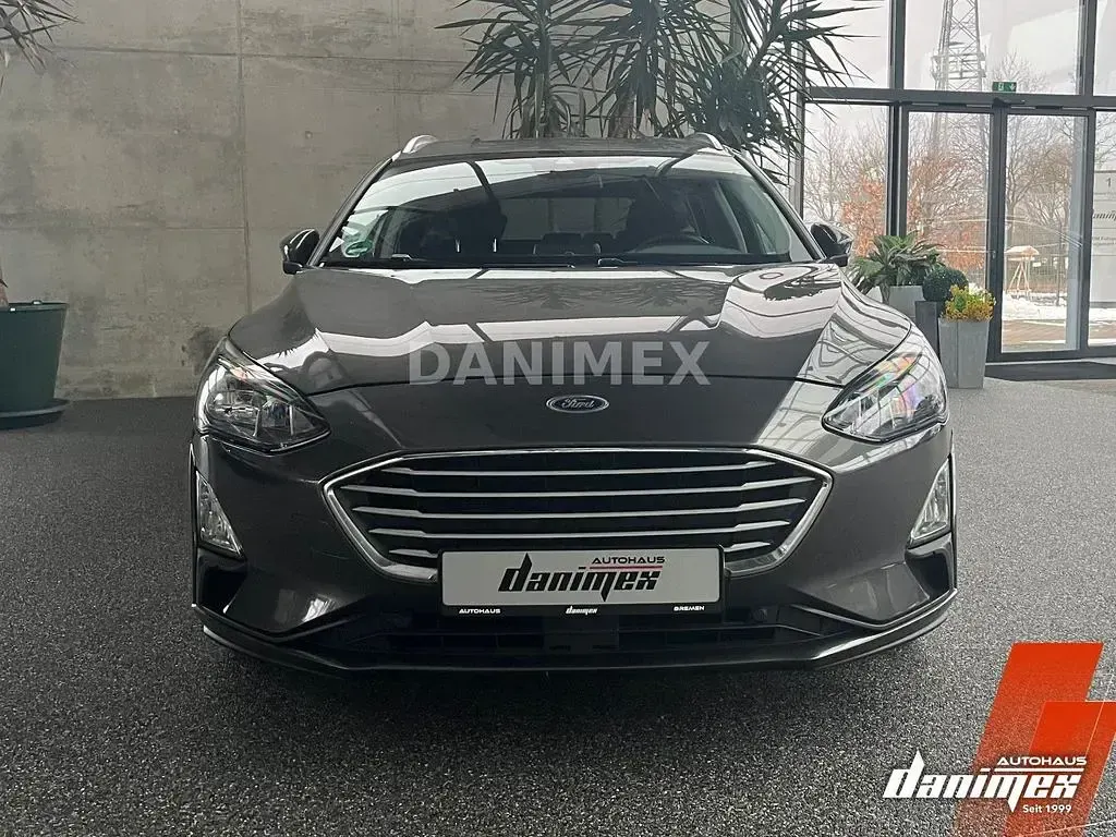 Gebraucht Ford Focus Cool & Connect 120 PS (88 kW) 2020 Grau Limousine