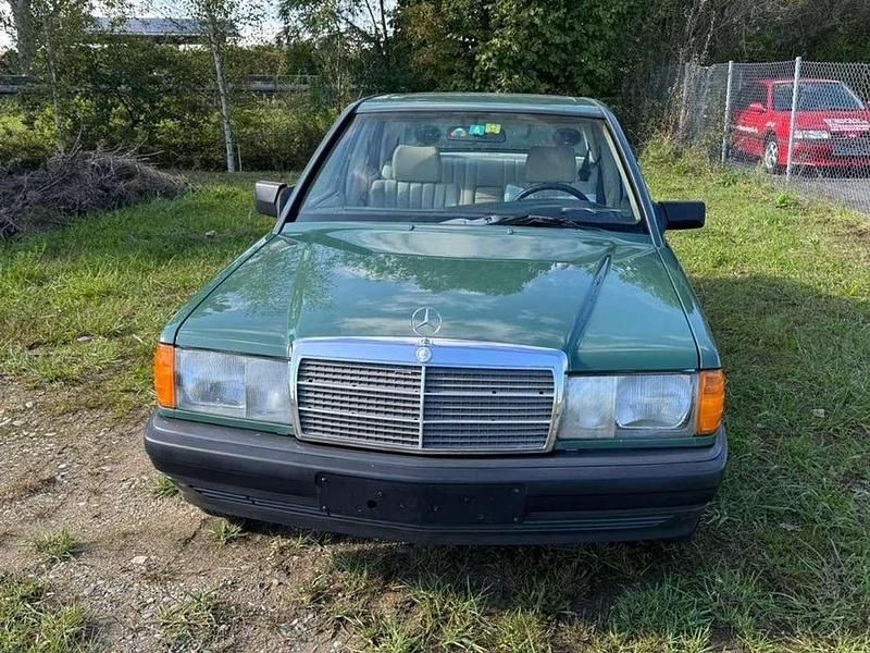 Gebraucht Mercedes 190 160 PS (117 kW) 1987 Grün Limousine