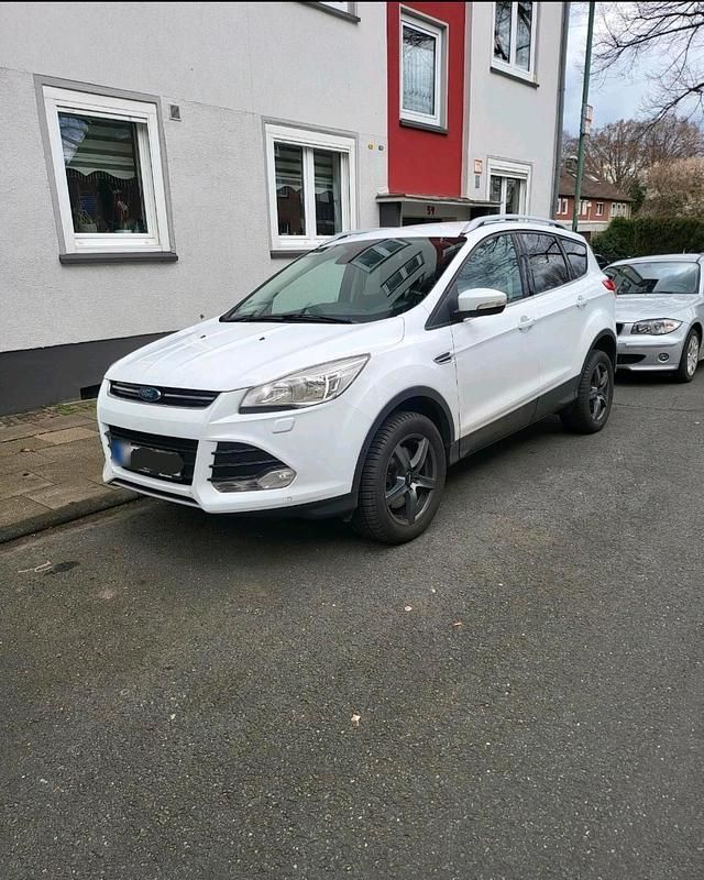 Gebraucht Ford Kuga 179 PS (131 kW) 2016 Weiß SUV