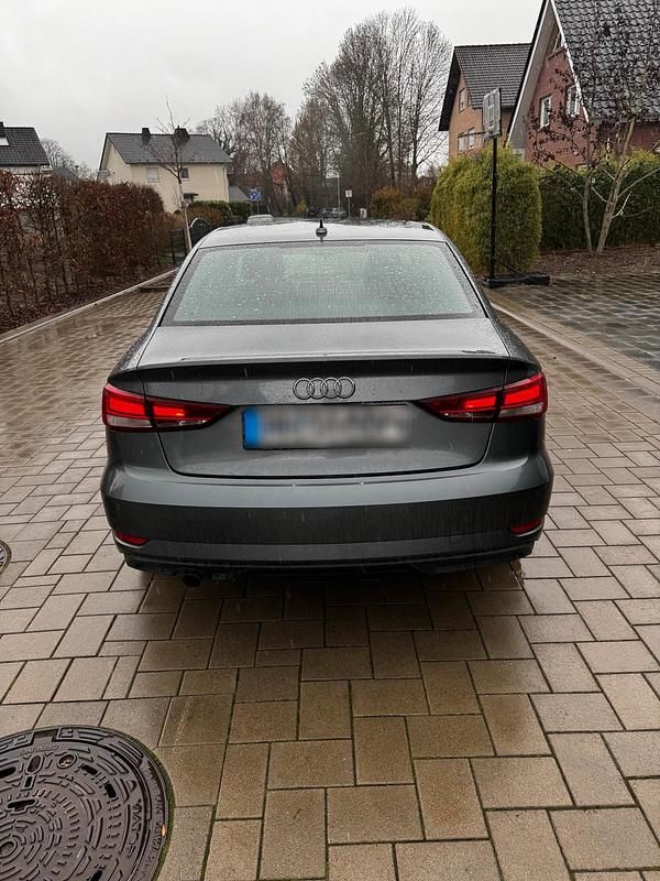 Gebraucht Audi A3 116 PS (85 kW) 2017 Grau Limousine
