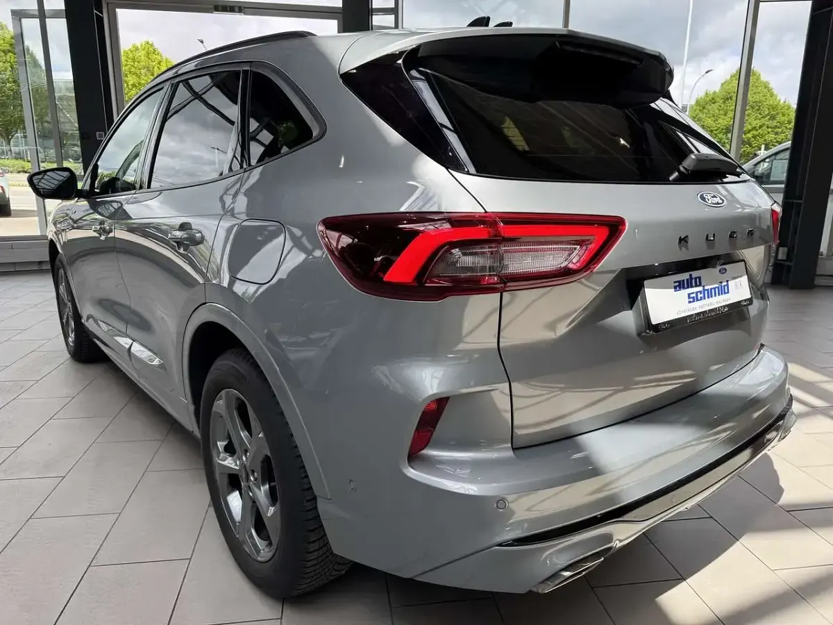 Usata Ford Kuga ST-Line X 186 CV (136 kW) 2025 Argento SUV