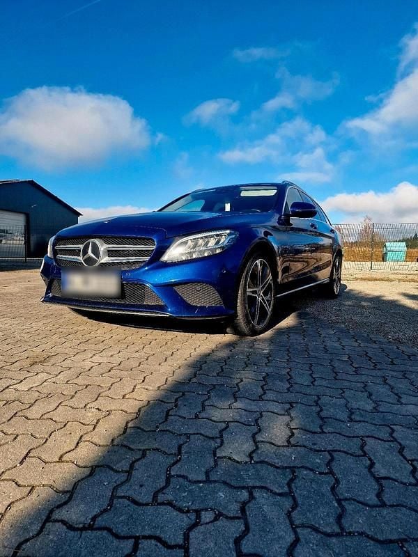 Gebraucht Mercedes C300e 306 PS (225 kW) 2020 Blau Kombi