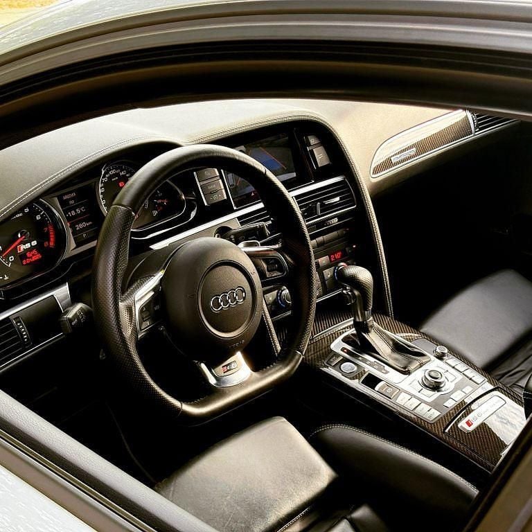 Grau Gebraucht 2010 Audi RS6 Sport Limousine | 59.000 € - Bild 1/4