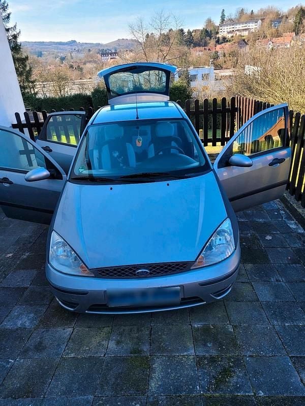 Gebraucht Ford Focus 100 PS (73 kW) 2003 Silber Kleinwagen