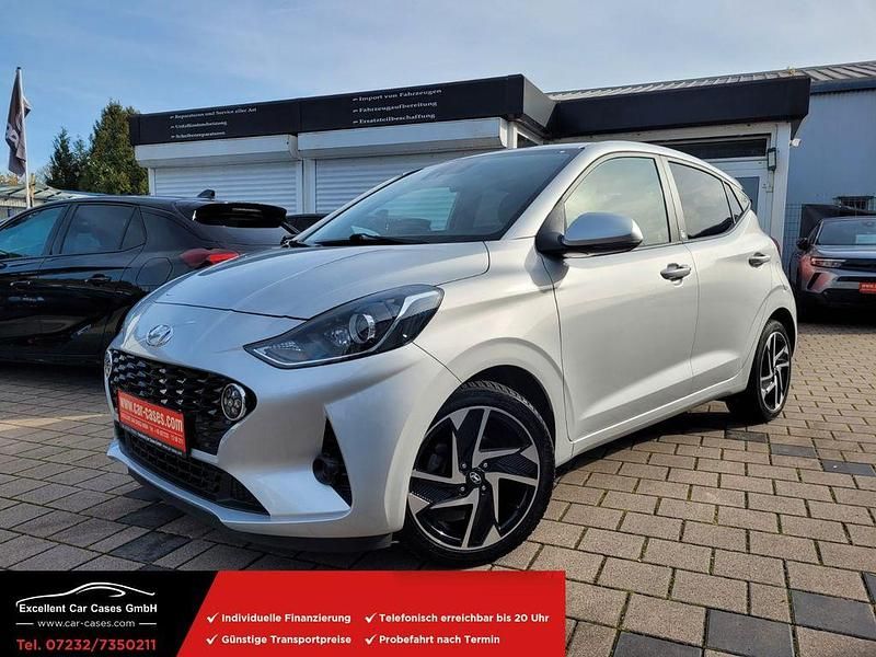 Silber Gebraucht 2021 Hyundai i10 Edition 30+ Kleinwagen | 11.790 € (Fairer Preis) - Bild 1/4