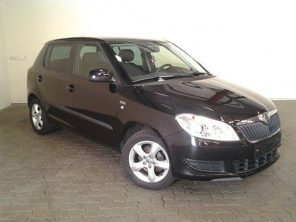 Schwarz Gebraucht 2009 Skoda Fabia Style Kleinwagen | 4.950 € (Teuer) - Bild 1/4