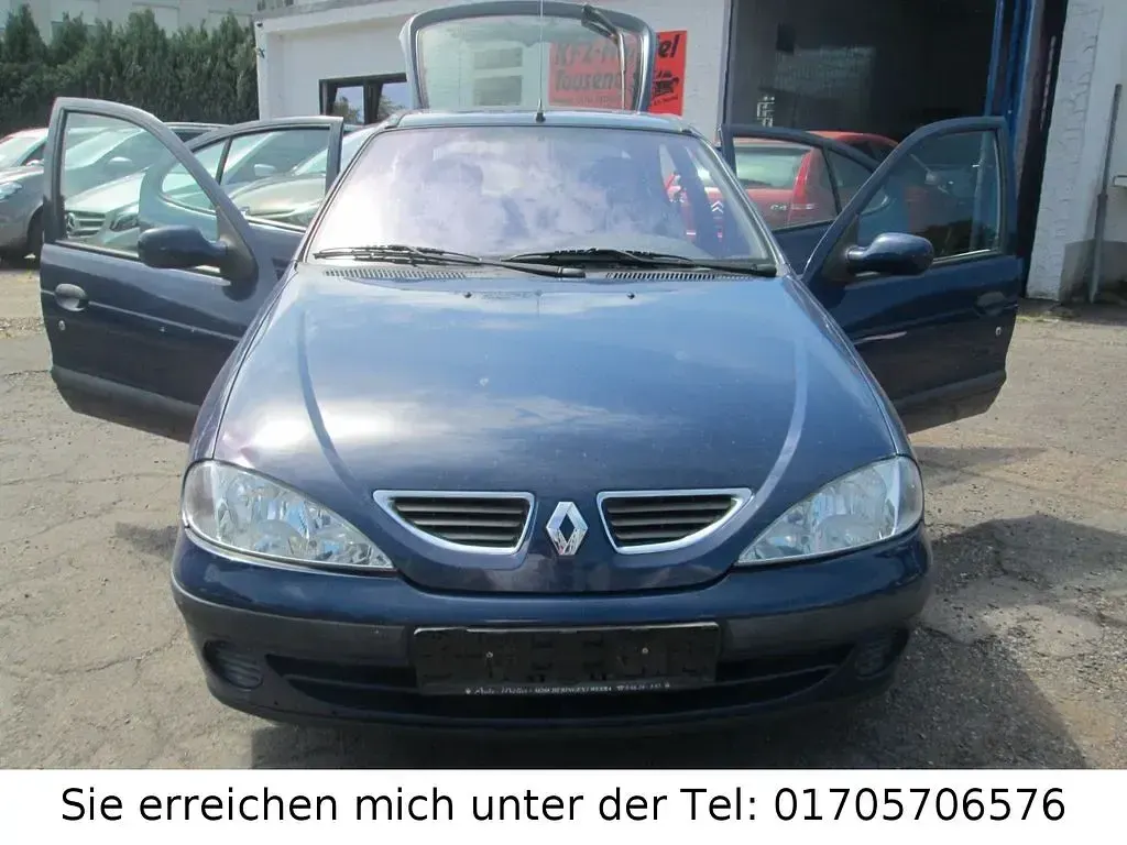 Gebraucht Renault Mégane Expression 107 PS (78 kW) 2001 Blau Limousine