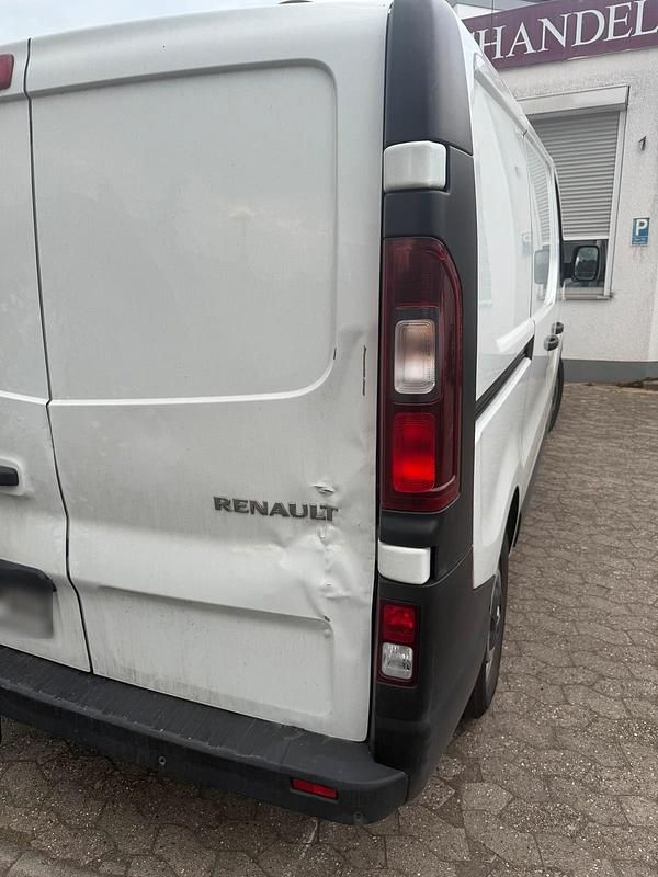 Usata Renault Trafic 121 CV (88 kW) 2017 Bianco Monovolume