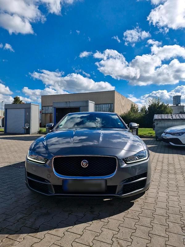 Gebraucht Jaguar XE 179 PS (131 kW) 2016 Grau Limousine
