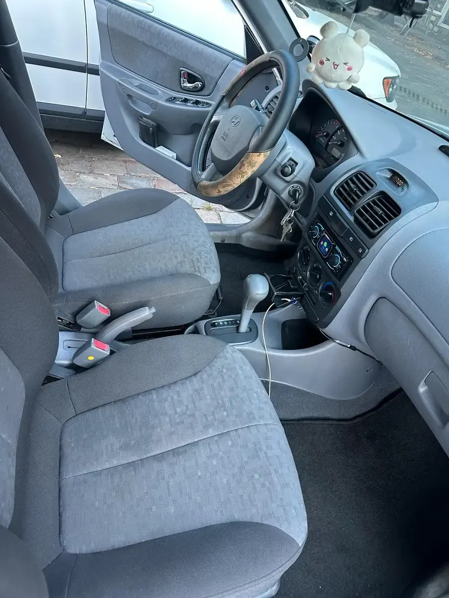 Gebraucht Hyundai Accent GLS 86 PS (63 kW) 2005 Grau Limousine