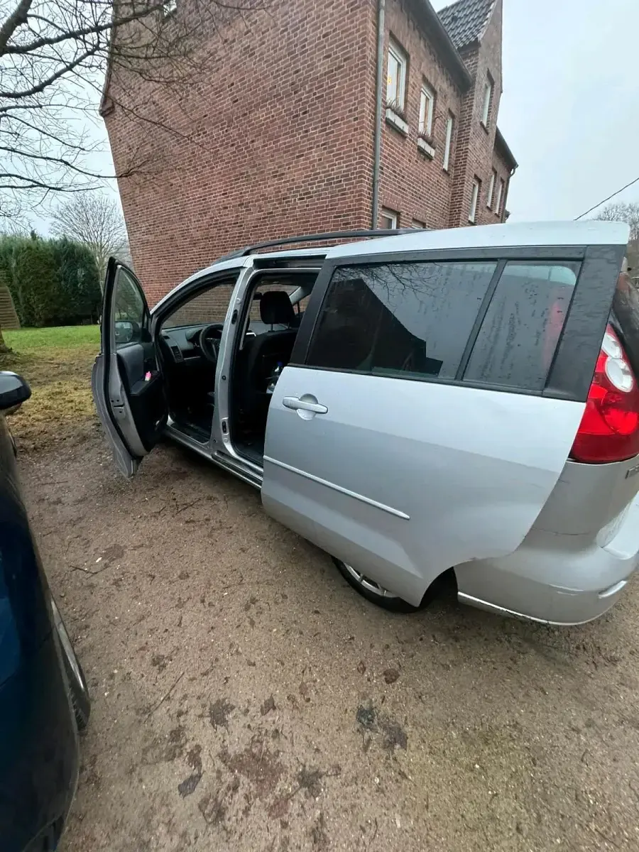 Gebraucht Mazda 5 142 PS (104 kW) 2008 Silber Van / Kleinbus