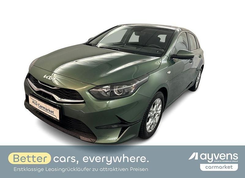 Gebraucht Kia Ceed Vision 160 PS (117 kW) 2023 (exg) experience green met. Kleinwagen