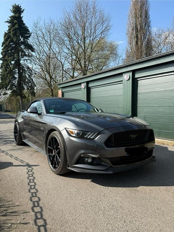 Gebraucht Ford Mustang GT 421 PS (309 kW) 2017 Grau Cabrio