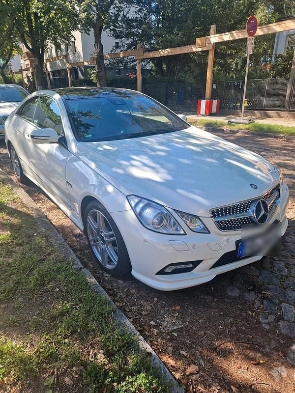 Weiß Gebraucht 2009 Mercedes 350 AMG Coupé | 11.900 € (Guter Preis) - Bild 1/4