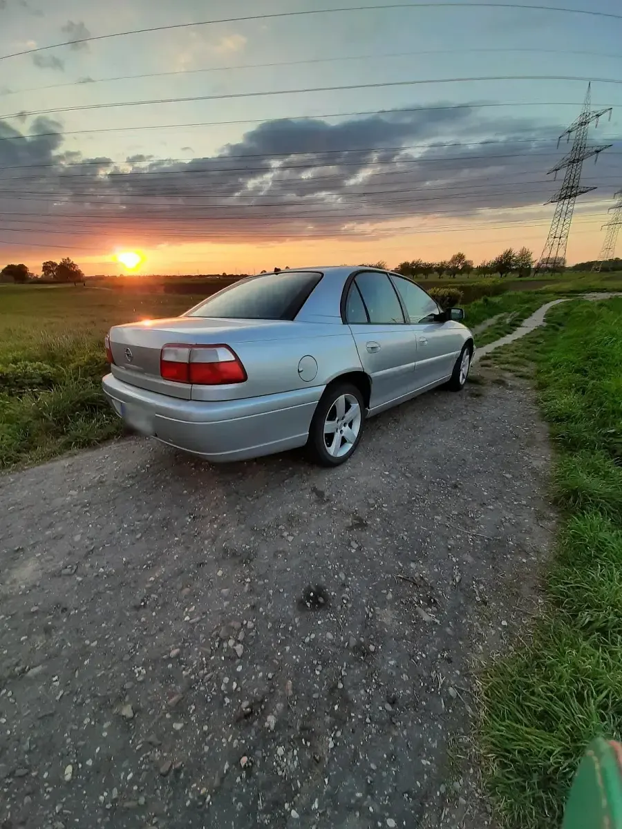 Gebraucht Opel Omega 144 PS (105 kW) 2001 Silber Limousine