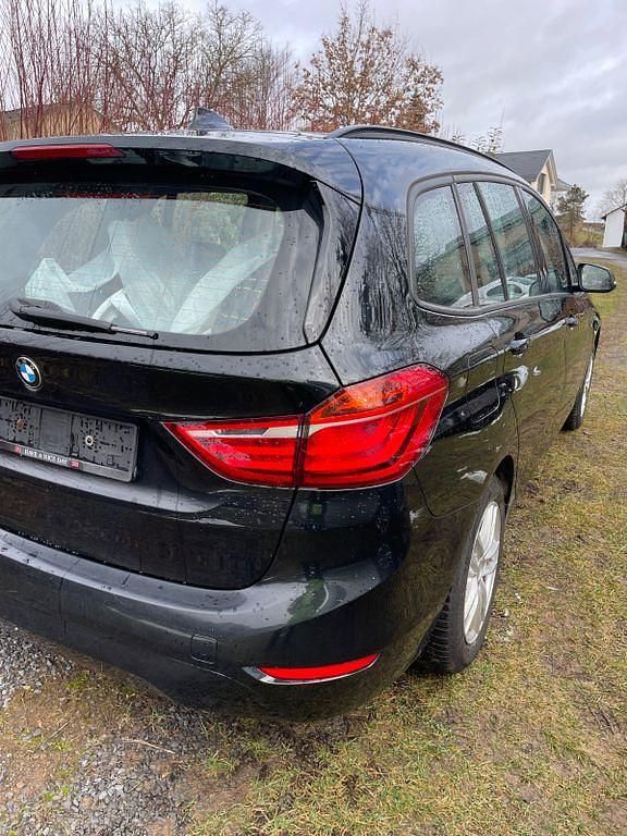 Gebraucht BMW 218 Gran Tourer 140 PS (102 kW) 2020 Schwarz Van / Kleinbus