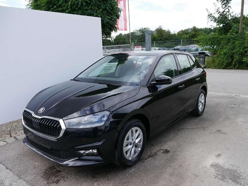 Blackmagic perleffekt Neu 2025 Skoda Fabia Selection Limousine | 23.790 € (Fairer Preis) - Bild 1/4